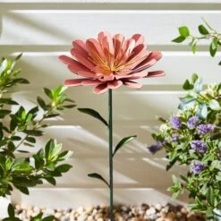 Iron Pink Daisy Garden Stake