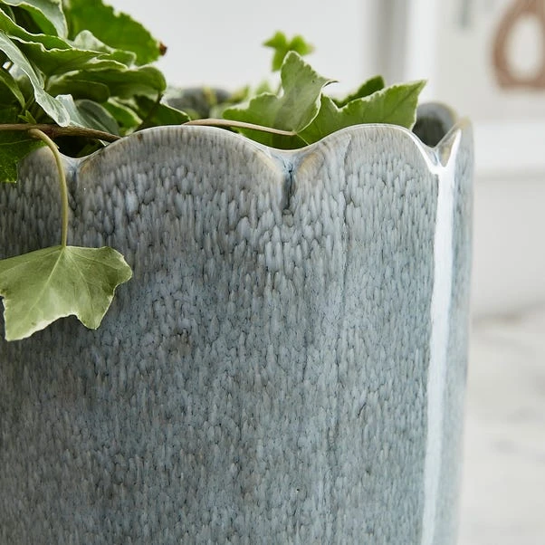 Scalloped Ceramic Plant Pot 5 Scalloped Ceramic Plant Pot - Image 5
